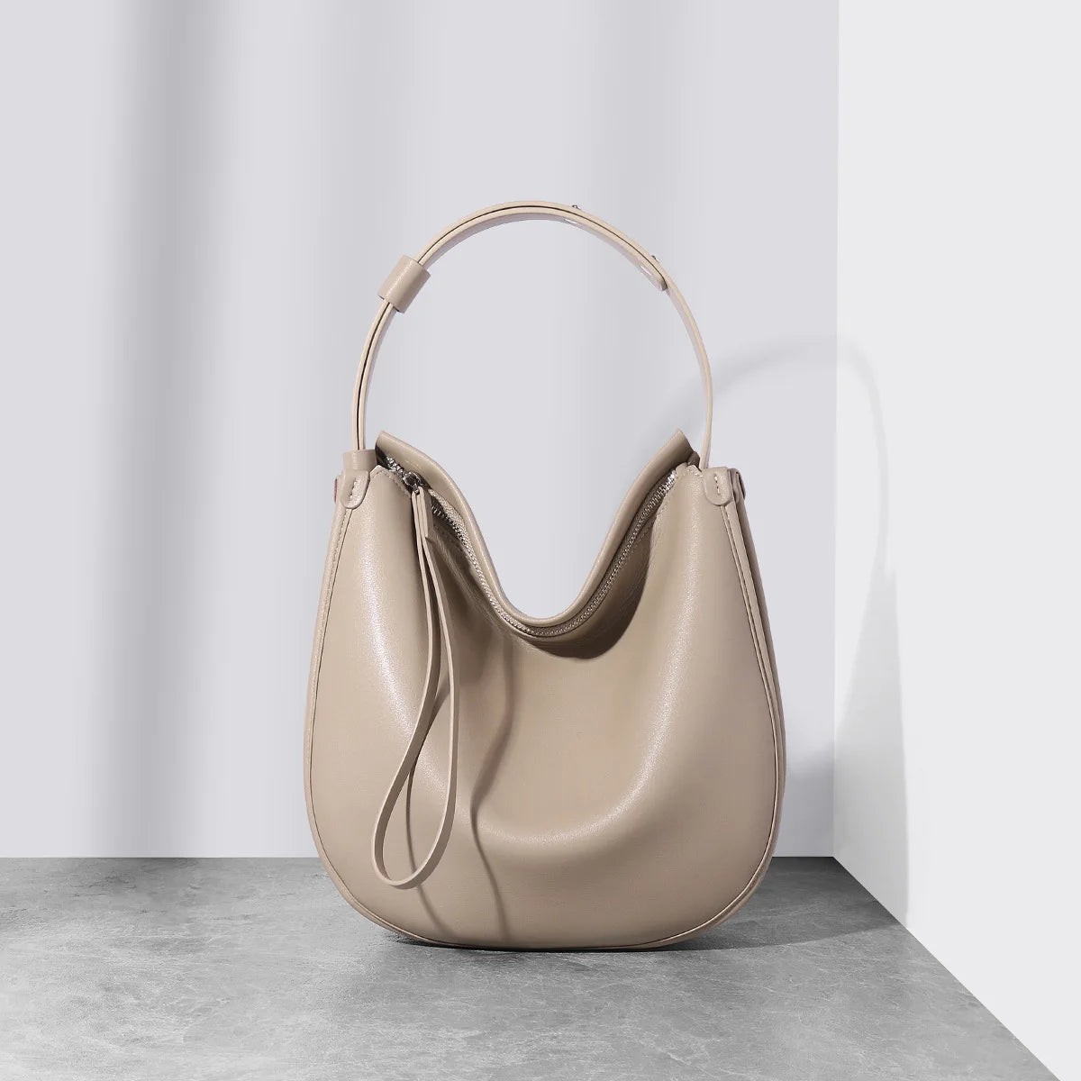 Article comforme à l'image, créez votre style en choisissant votre taille, couleur pour une satifaction parfaite!