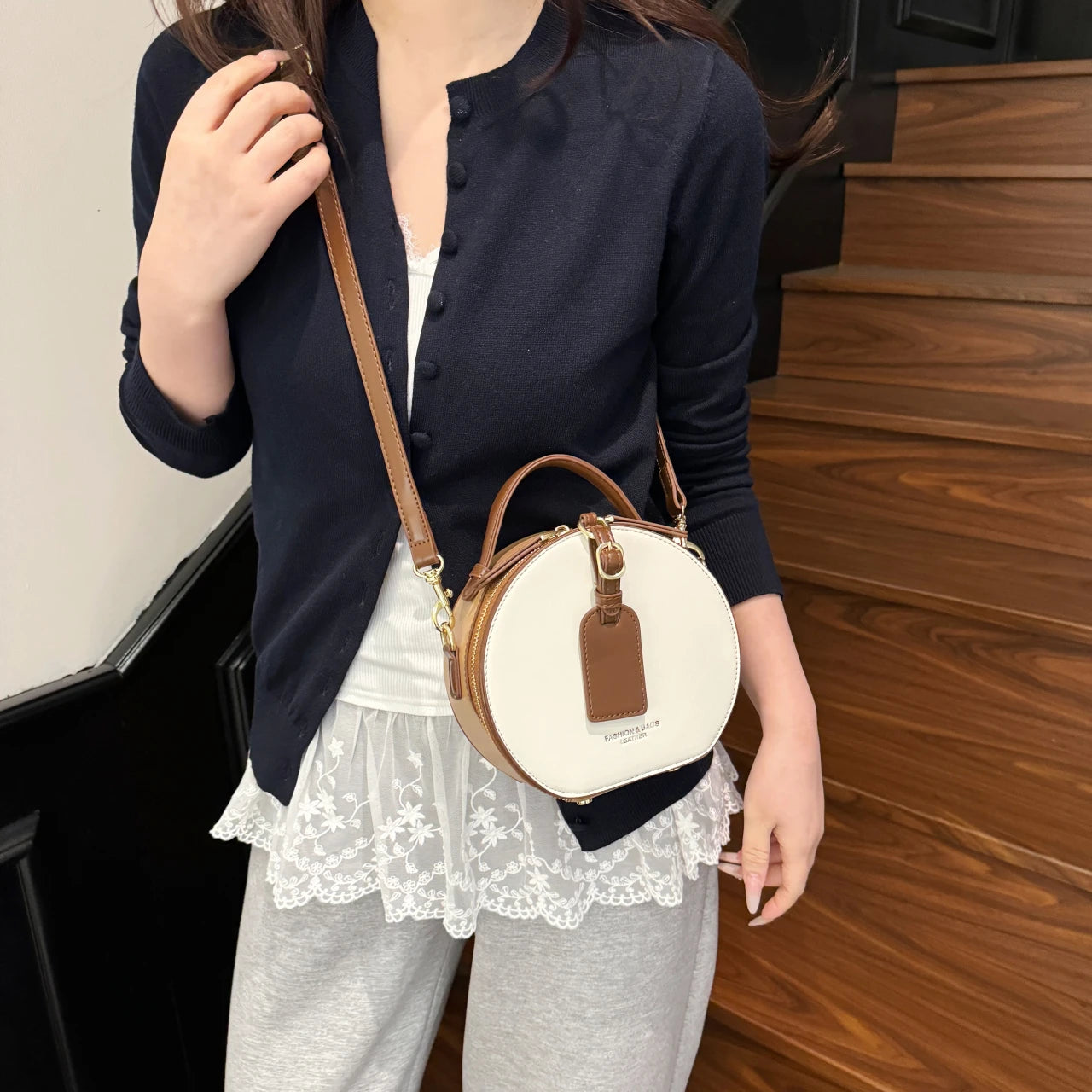 Article comforme à l'image, créez votre style en choisissant votre taille, couleur pour une satifaction parfaite!