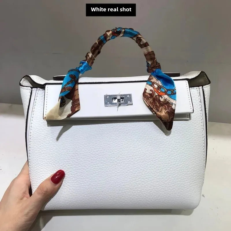 Article comforme à l'image, créez votre style en choisissant votre taille, couleur pour une satifaction parfaite!
