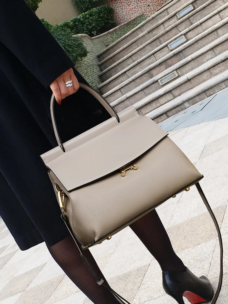 Article comforme à l'image, créez votre style en choisissant votre taille, couleur pour une satifaction parfaite!