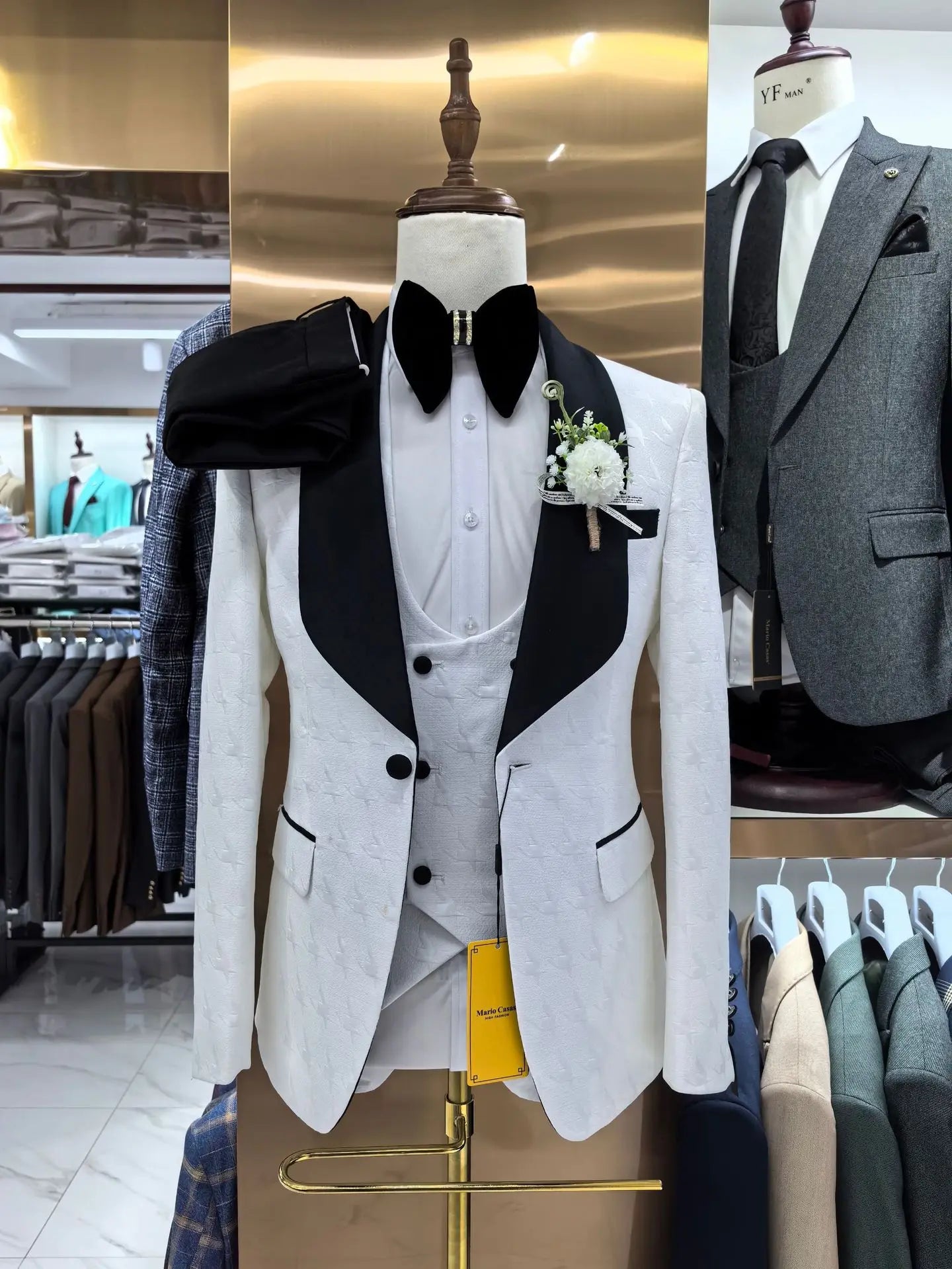 Article comforme à l'image, créez votre style en choisissant votre taille, couleur pour une satifaction parfaite!