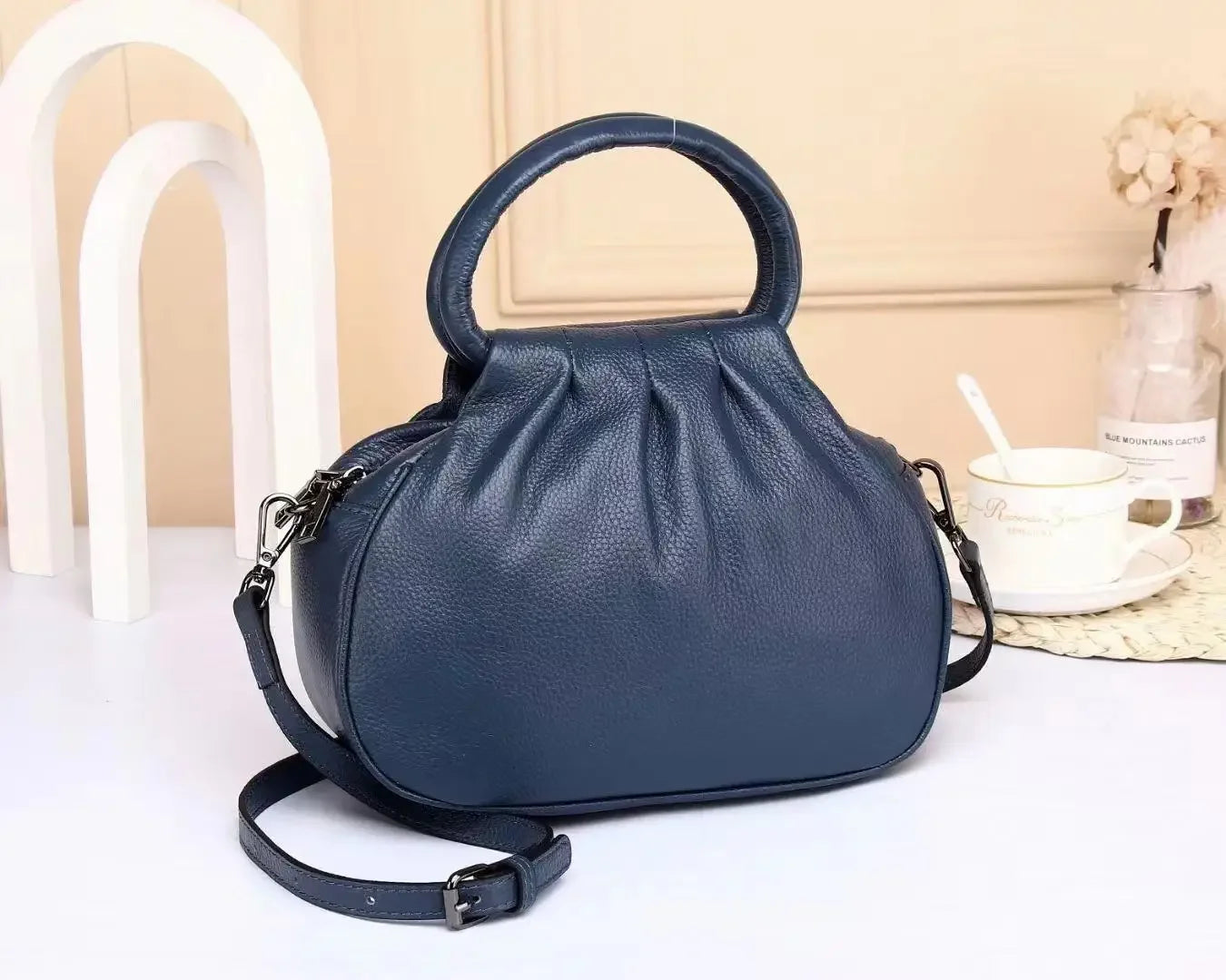 Article comforme à l'image, créez votre style en choisissant votre taille, couleur pour une satifaction parfaite!
