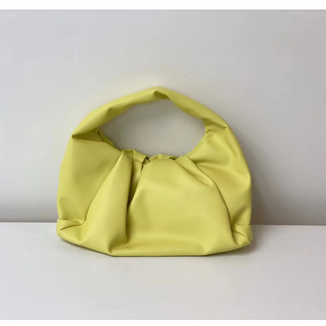 Article comforme à l'image, créez votre style en choisissant votre taille, couleur pour une satifaction parfaite!