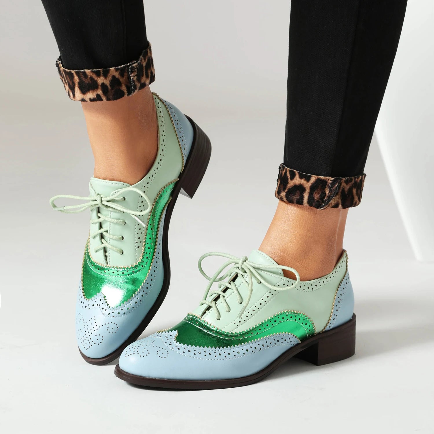 Article comforme à l'image, créez votre style en choisissant votre taille, couleur pour une satifaction parfaite!