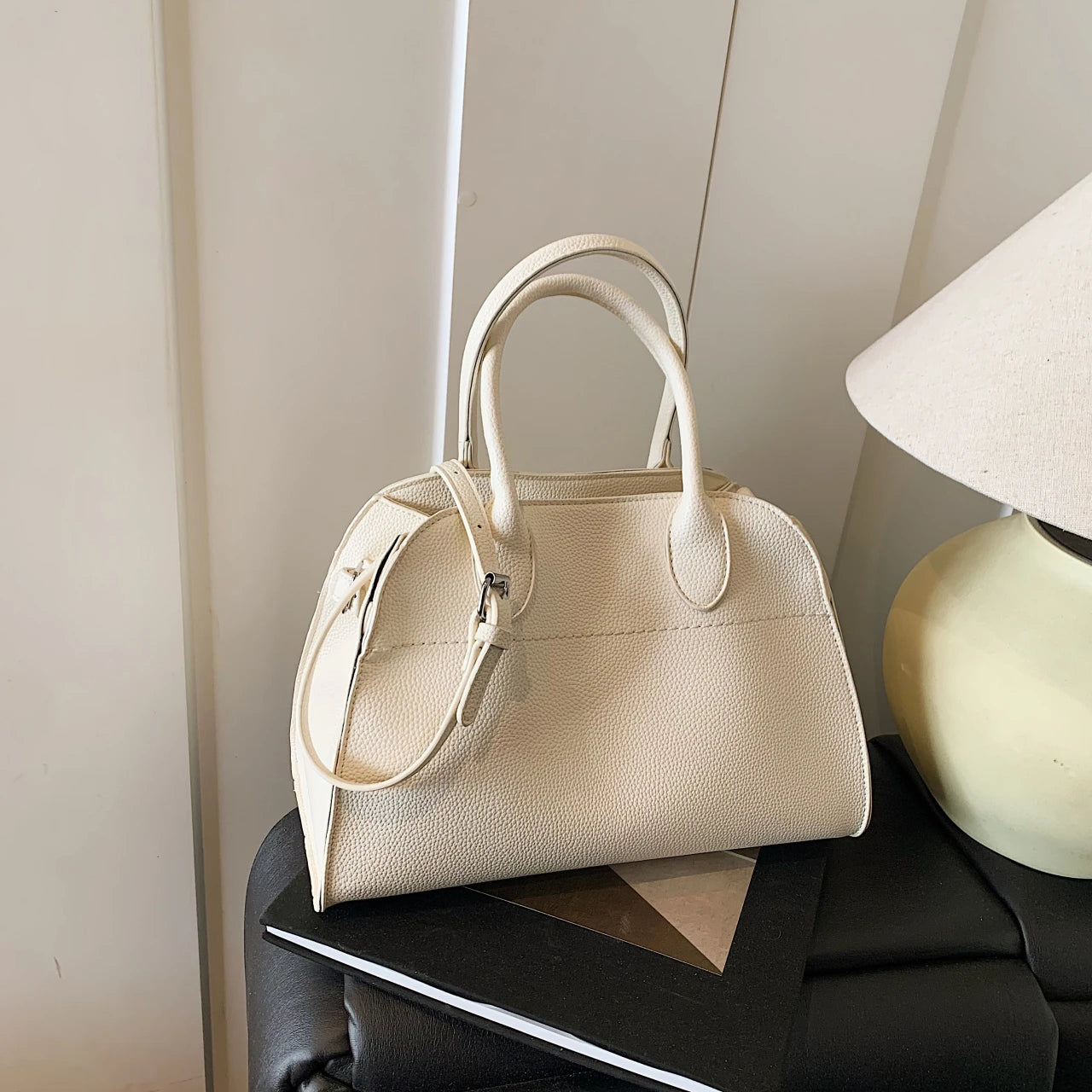 Article comforme à l'image, créez votre style en choisissant votre taille, couleur pour une satifaction parfaite!
