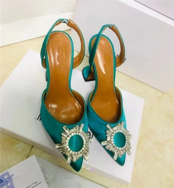 Article comforme à l'image, créez votre style en choisissant votre taille, couleur pour une satifaction parfaite!