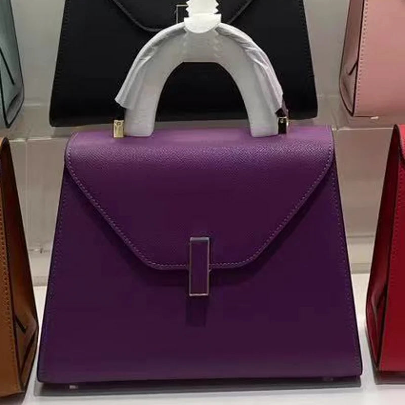 Article comforme à l'image, créez votre style en choisissant votre taille, couleur pour une satifaction parfaite!