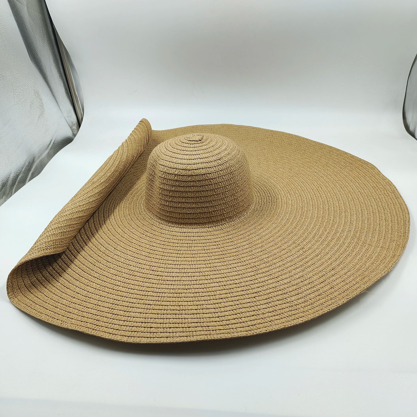 Article comforme à l'image, créez votre style en choisissant votre taille, couleur pour une satifaction parfaite!