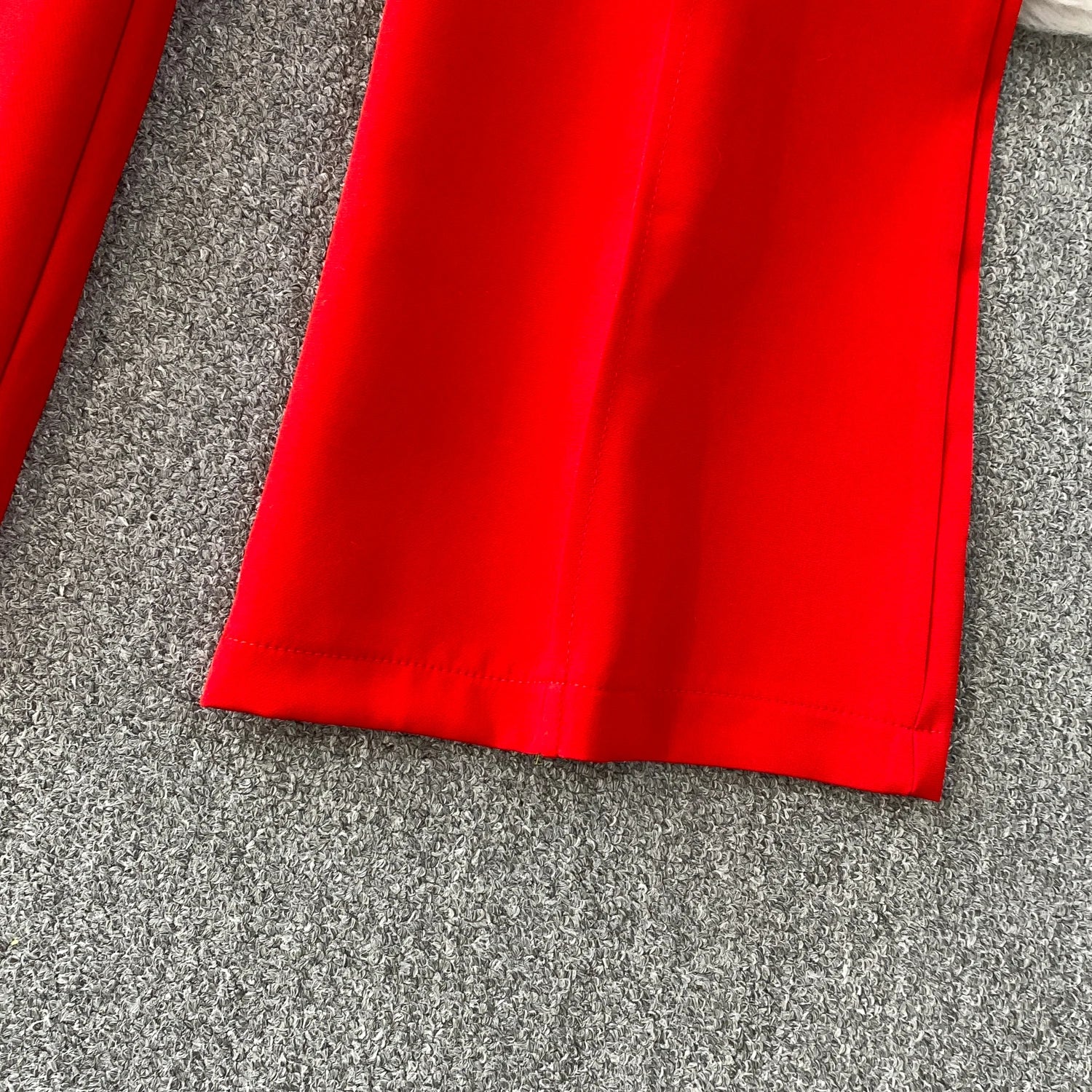 Article comforme à l'image, créez votre style en choisissant votre taille, couleur pour une satifaction parfaite!