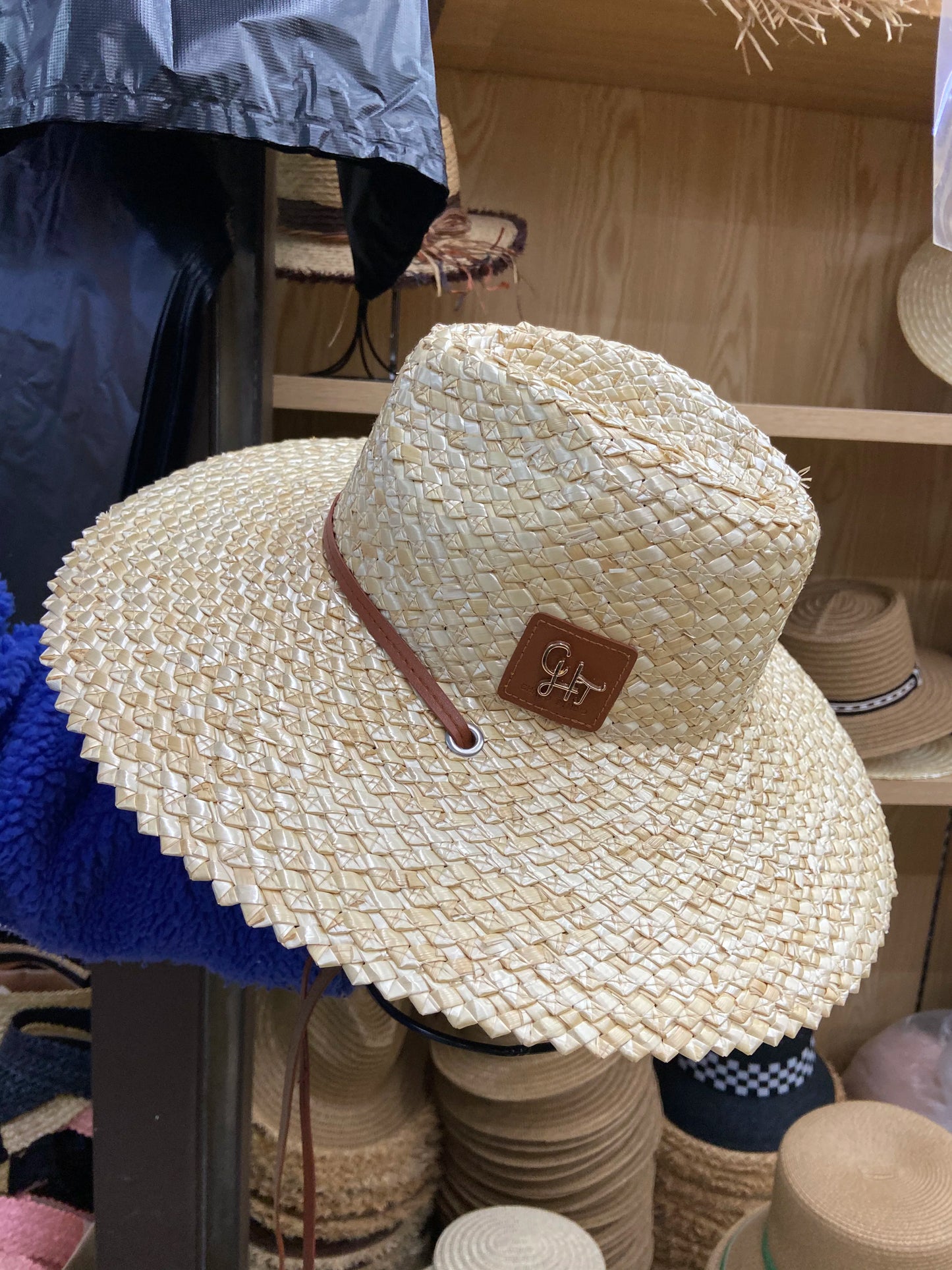 Article comforme à l'image, créez votre style en choisissant votre taille, couleur pour une satifaction parfaite!