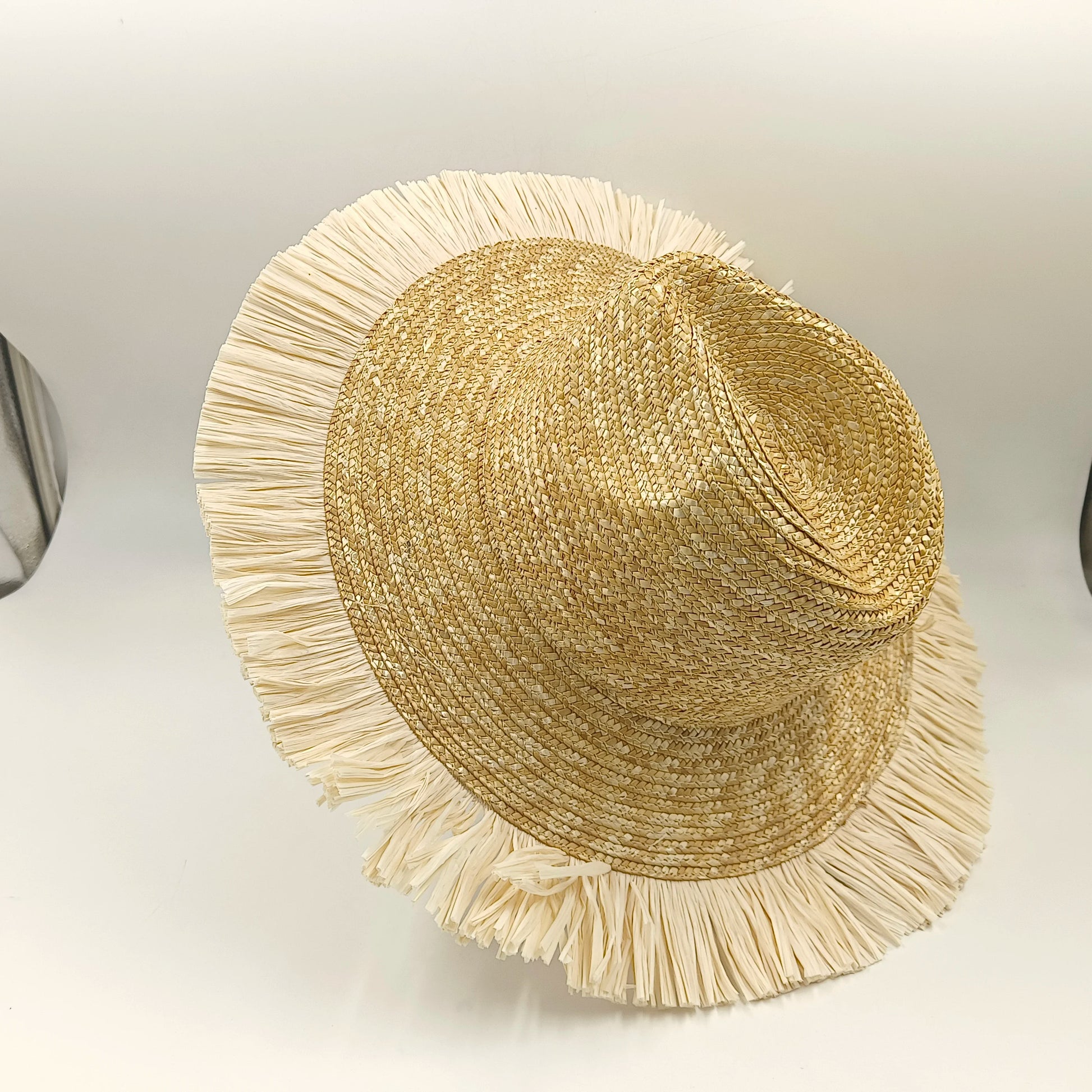 Article comforme à l'image, créez votre style en choisissant votre taille, couleur pour une satifaction parfaite!