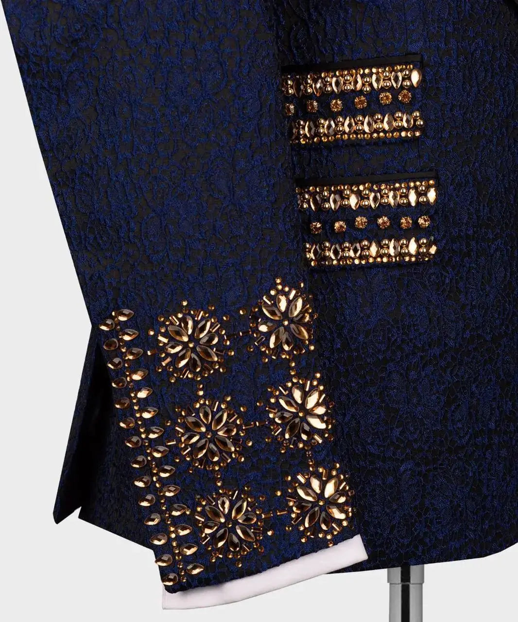 Article comforme à l'image, créez votre style en choisissant votre taille, couleur pour une satifaction parfaite!