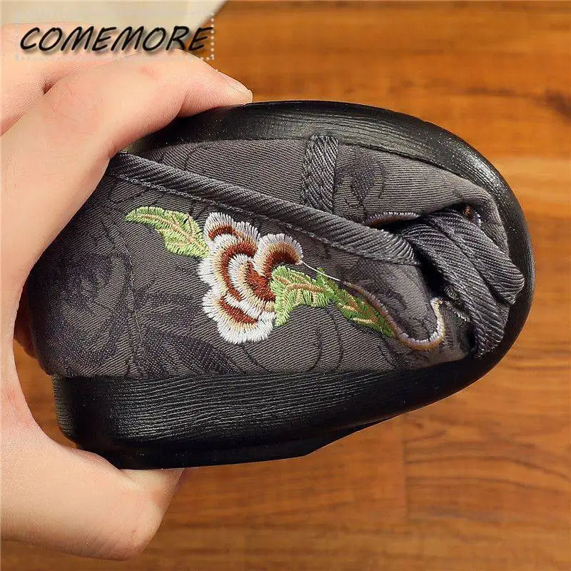 Sandales rétro chinois traditionnel broderie chaussures plates dame mignon anti-dérapant