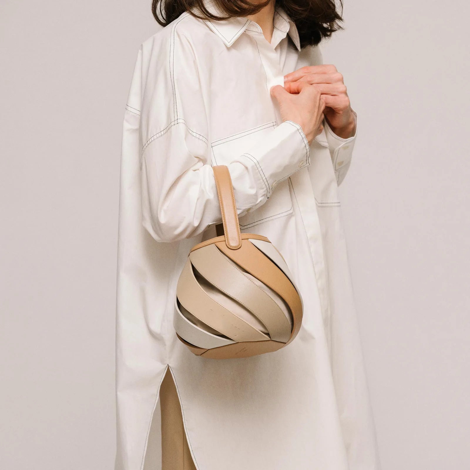 Article comforme à l'image, créez votre style en choisissant votre taille, couleur pour une satifaction parfaite!