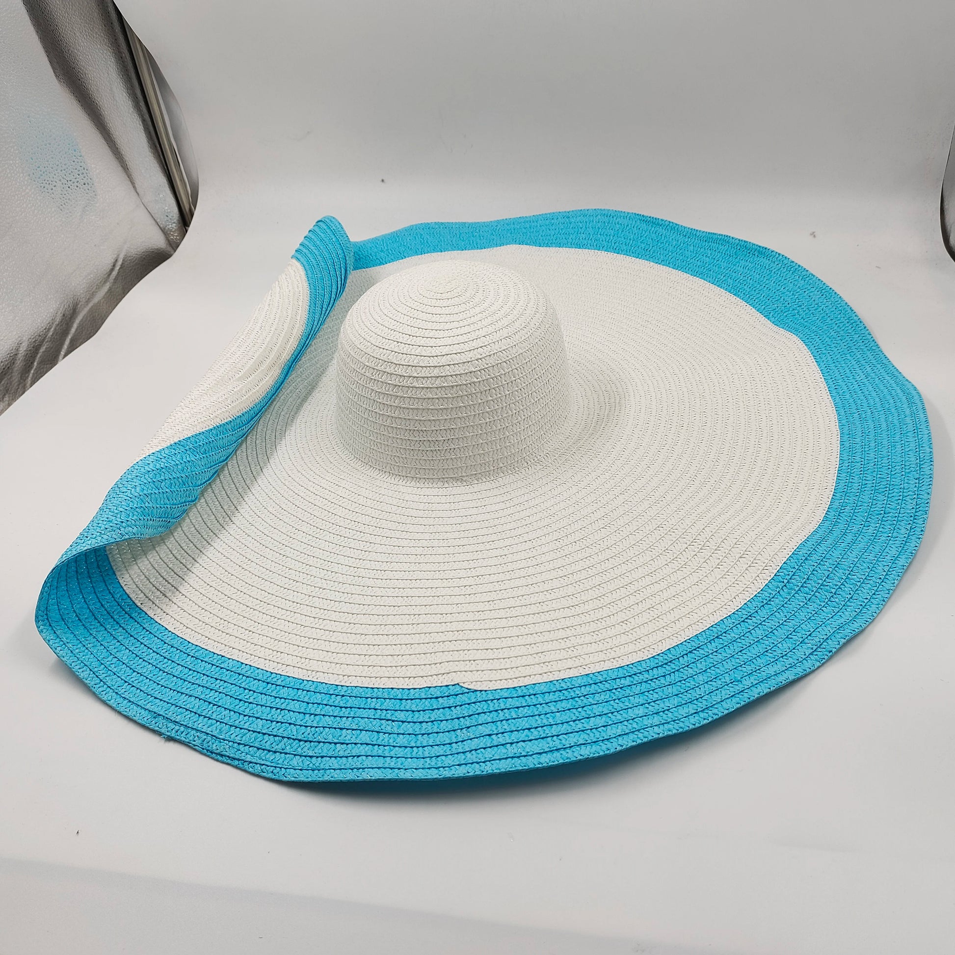 Article comforme à l'image, créez votre style en choisissant votre taille, couleur pour une satifaction parfaite!