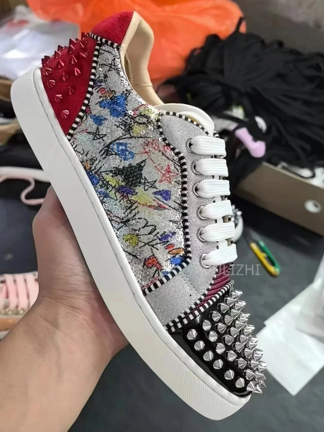 Article comforme à l'image, créez votre style en choisissant votre taille, couleur pour une satifaction parfaite!