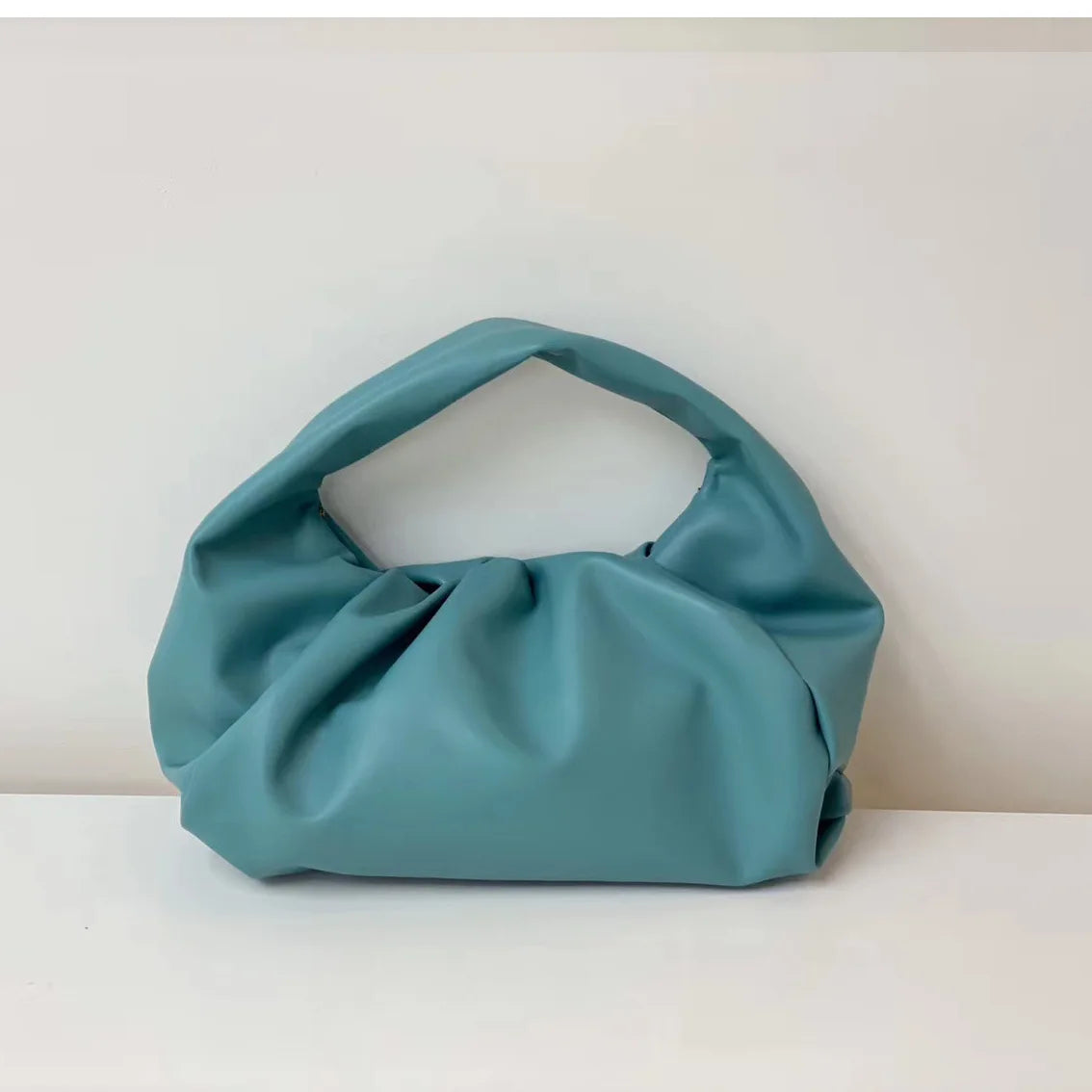 Article comforme à l'image, créez votre style en choisissant votre taille, couleur pour une satifaction parfaite!