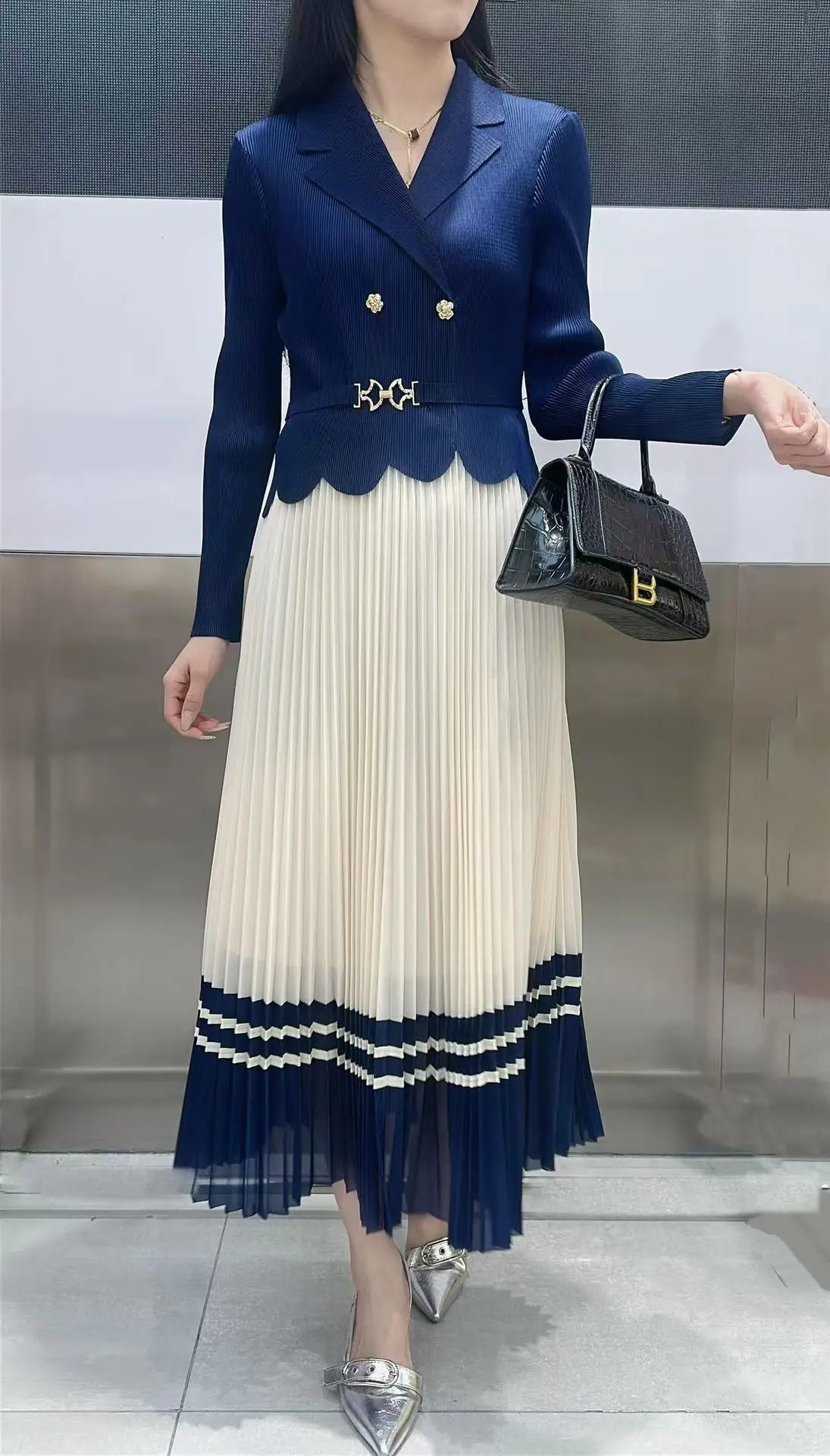 Article comforme à l'image, créez votre style en choisissant votre taille, couleur pour une satifaction parfaite!