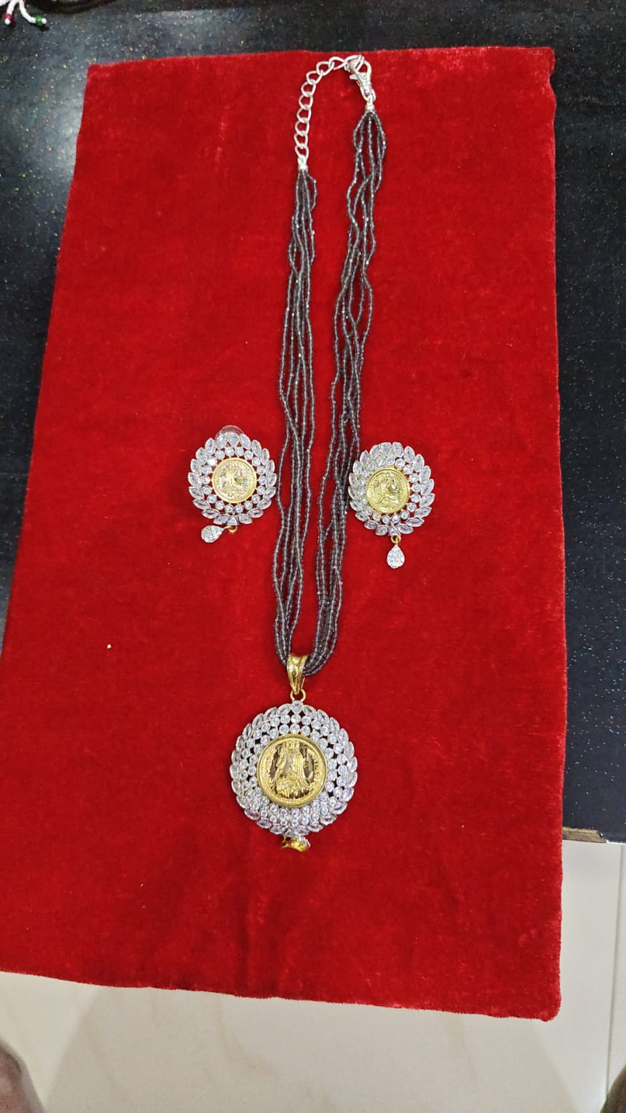 Article comforme à l'image, créez votre style en choisissant votre taille, couleur pour une satifaction parfaite!