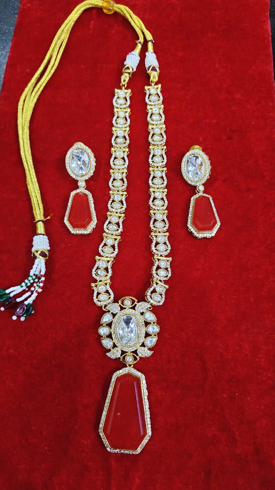 Article comforme à l'image, créez votre style en choisissant votre taille, couleur pour une satifaction parfaite!