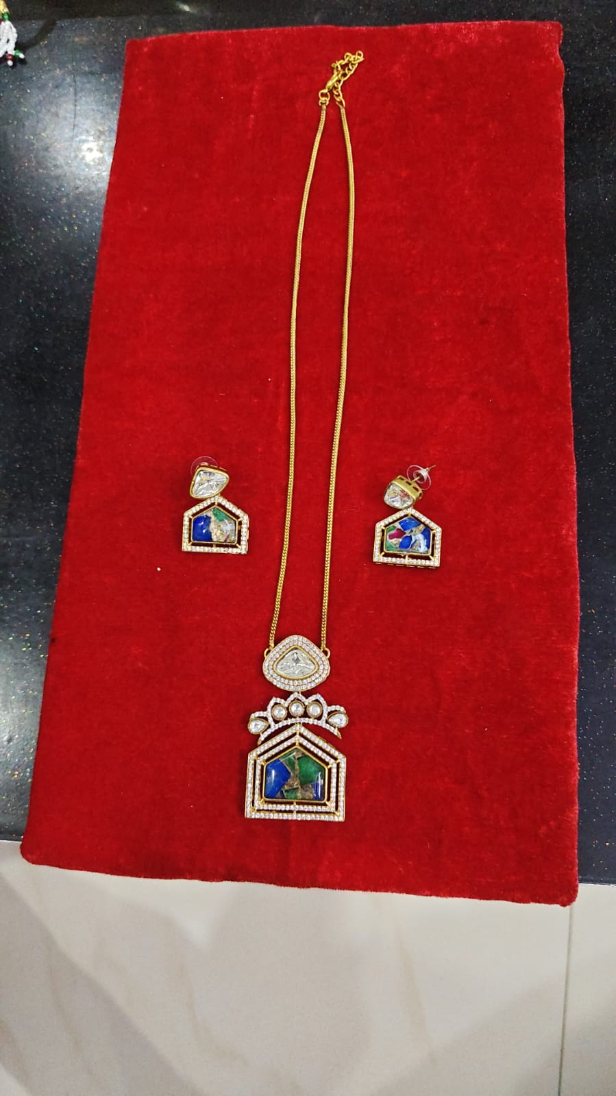 Article comforme à l'image, créez votre style en choisissant votre taille, couleur pour une satifaction parfaite!