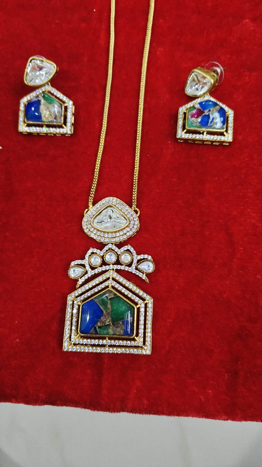 Article comforme à l'image, créez votre style en choisissant votre taille, couleur pour une satifaction parfaite!