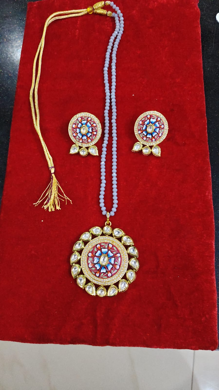 Article comforme à l'image, créez votre style en choisissant votre taille, couleur pour une satifaction parfaite!