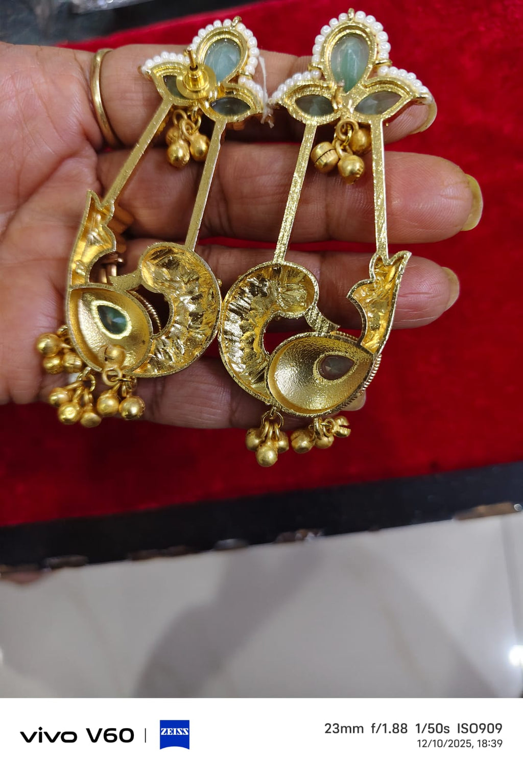 Article comforme à l'image, créez votre style en choisissant votre taille, couleur pour une satifaction parfaite!