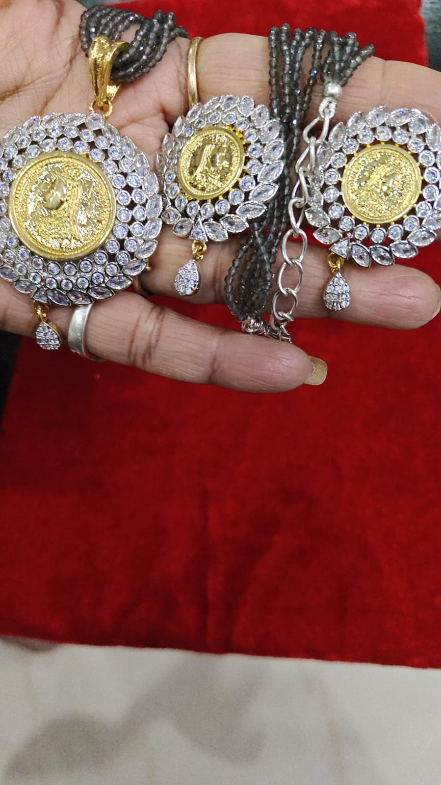 Article comforme à l'image, créez votre style en choisissant votre taille, couleur pour une satifaction parfaite!